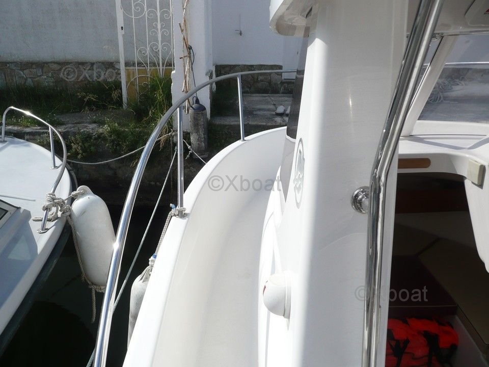Used Motorboat of ARVOR shipyard, Model ARVOR 215 from 2006 - Technical ...