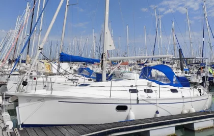 Sailboat GIB SEA 33