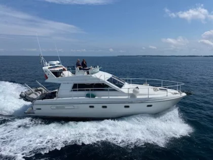 Used Motorboat YARDING YACHT 36 