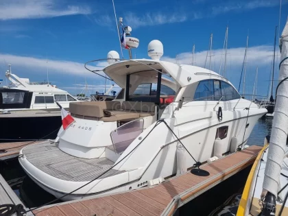 Used Motorboat PRESTIGE 440 S