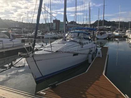 Sailboat OCEANIS 370