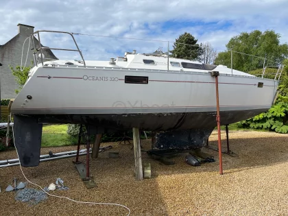 Sailboat OCEANIS 320