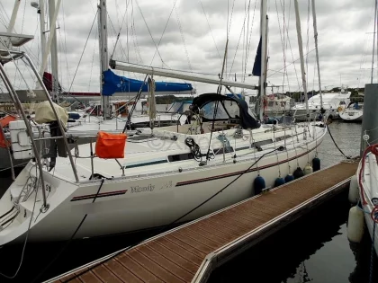 Sailboat MOODY 425 CC
