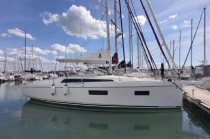 Sailboat OCEANIS 34.1