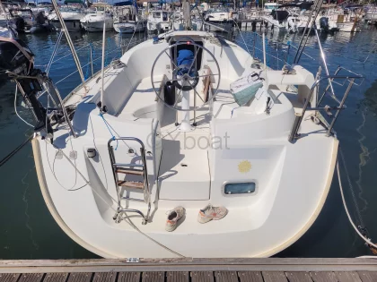 Sailboat OCEANIS 321
