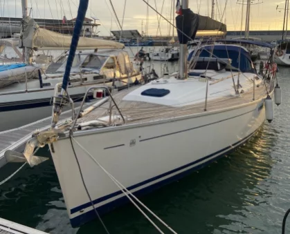 Sailboat DUFOUR 385