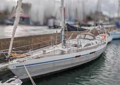 Sailboat OVNI 43