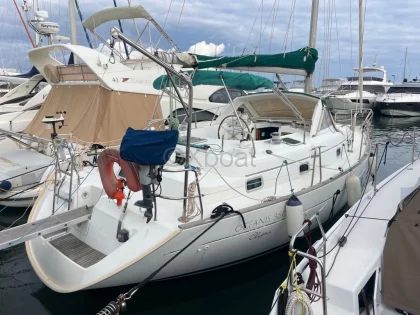 Sailboat OCEANIS 36 CC
