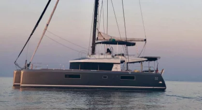 Sailboat LAGOON 52 F
