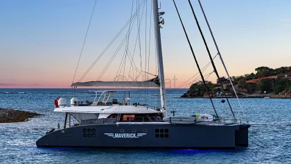 Sailboat Sunreef 70
