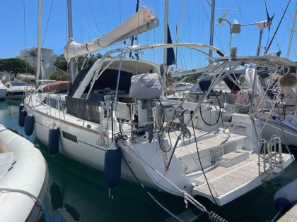Sailboat OCEANIS 45
