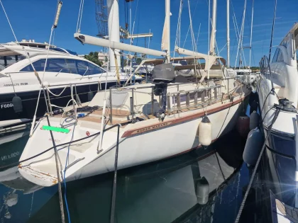 Sailboat AMEL SUPER MARAMU