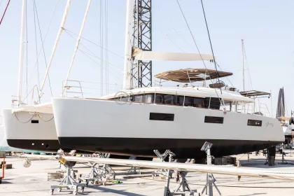 Sailboat LAGOON 620