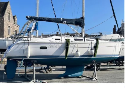 Sailboat HUNTER 356