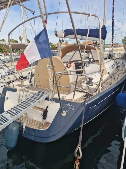 Sailboat DUFOUR 40 PERFORMANCE
