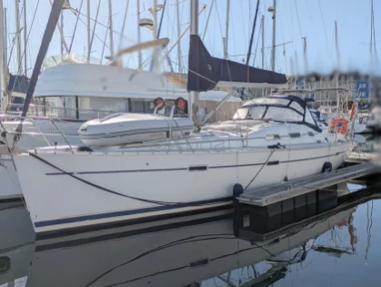 Sailboat OCEANIS 393 CLIPPER