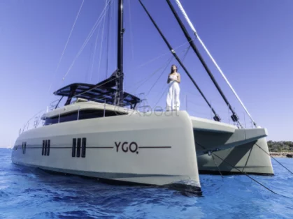 Sailboat Sunreef 60